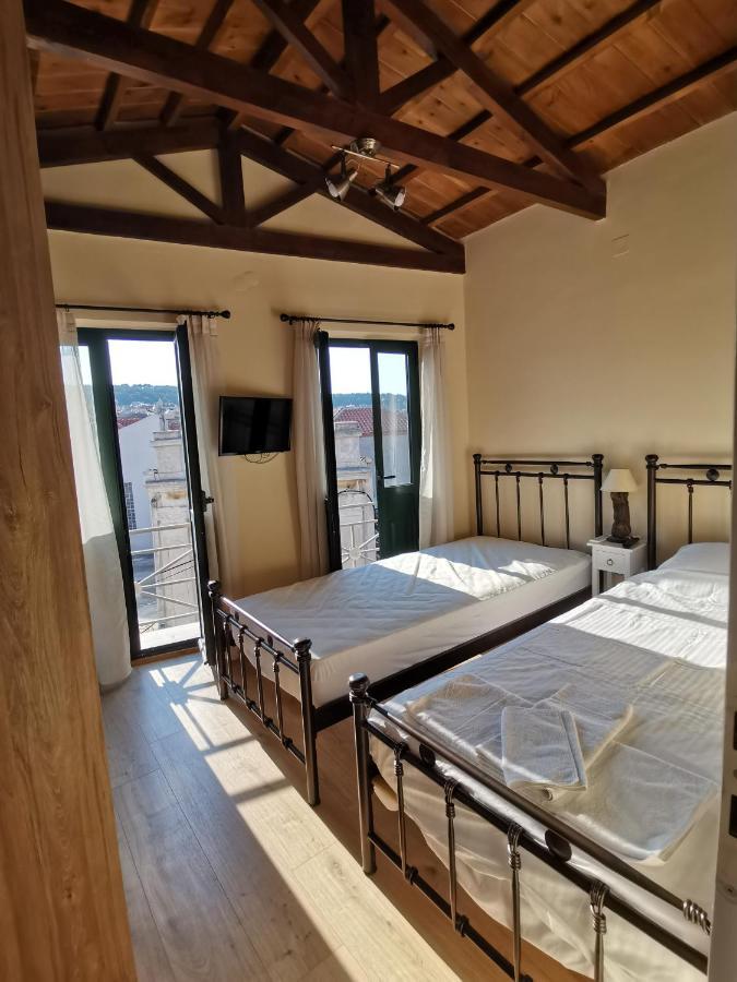 Lazarte Villa Mytilene